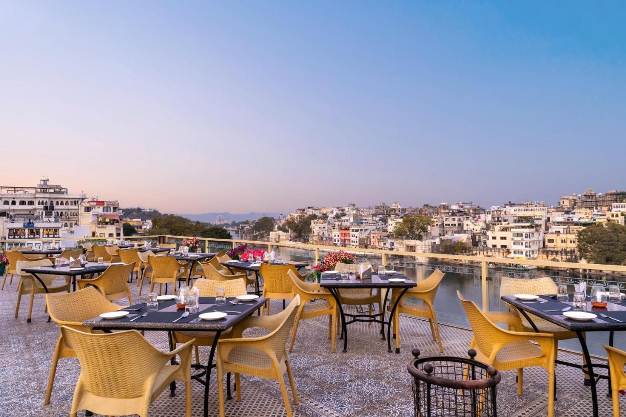 Sarovar - Lake Facing Boutique Hotel On Lake Pichola Удайпур Екстер'єр фото