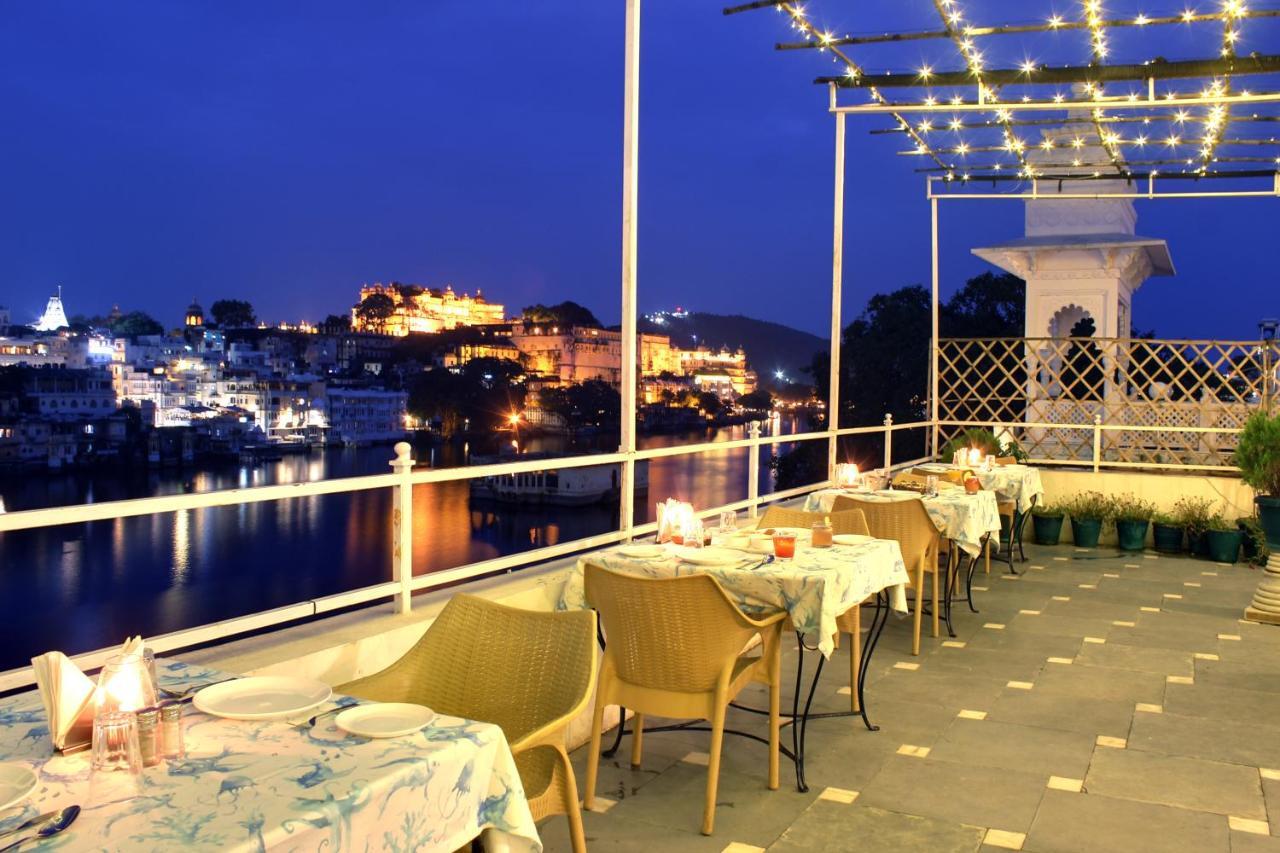 Sarovar - Lake Facing Boutique Hotel On Lake Pichola Удайпур Екстер'єр фото