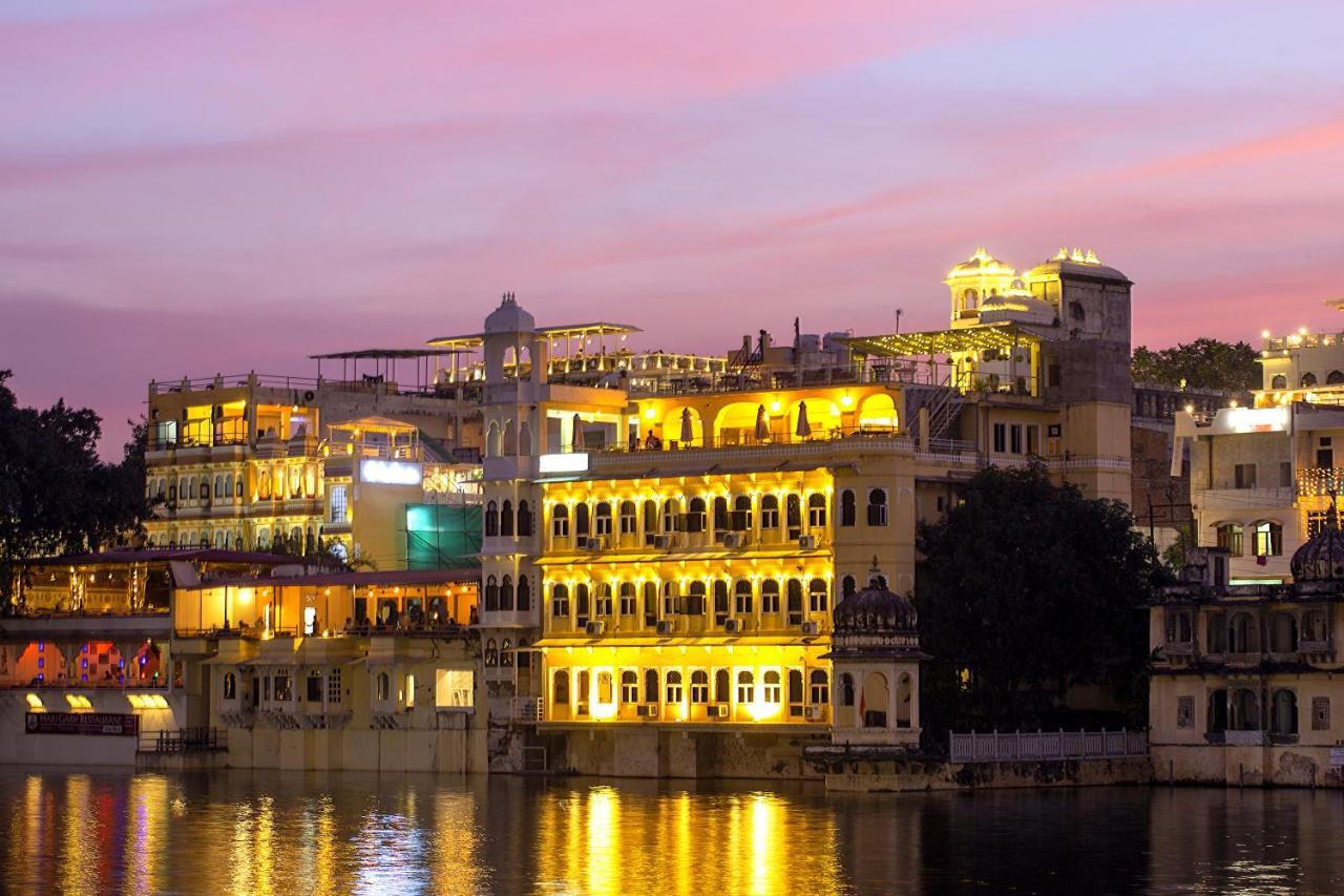 Sarovar - Lake Facing Boutique Hotel On Lake Pichola Удайпур Екстер'єр фото