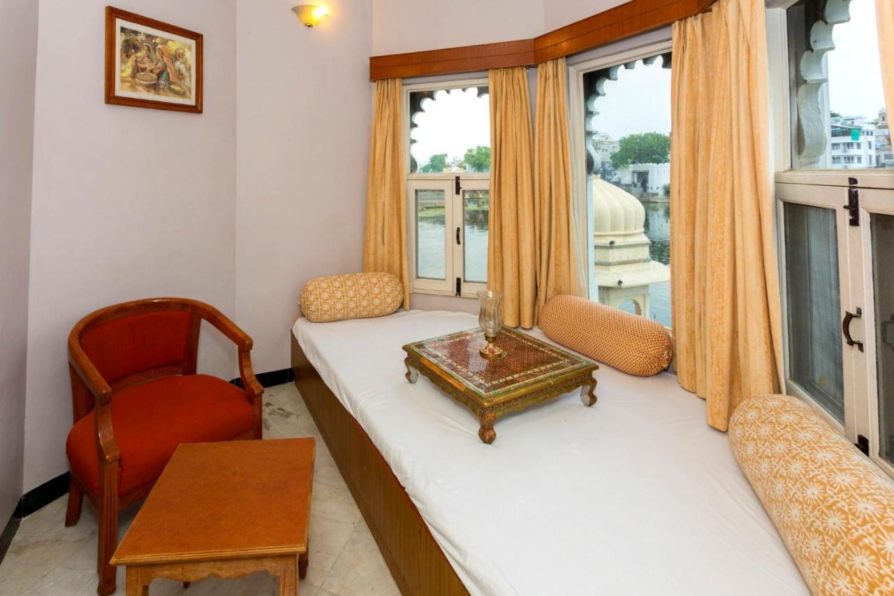 Sarovar - Lake Facing Boutique Hotel On Lake Pichola Удайпур Екстер'єр фото