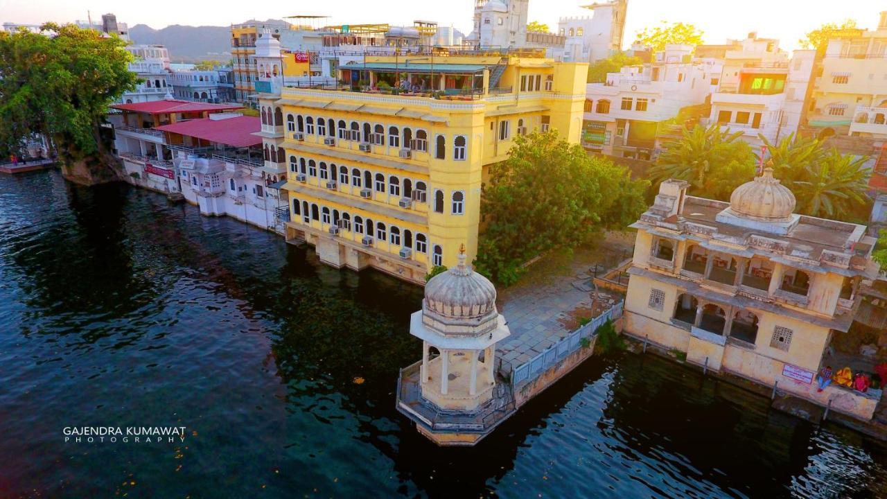 Sarovar - Lake Facing Boutique Hotel On Lake Pichola Удайпур Екстер'єр фото