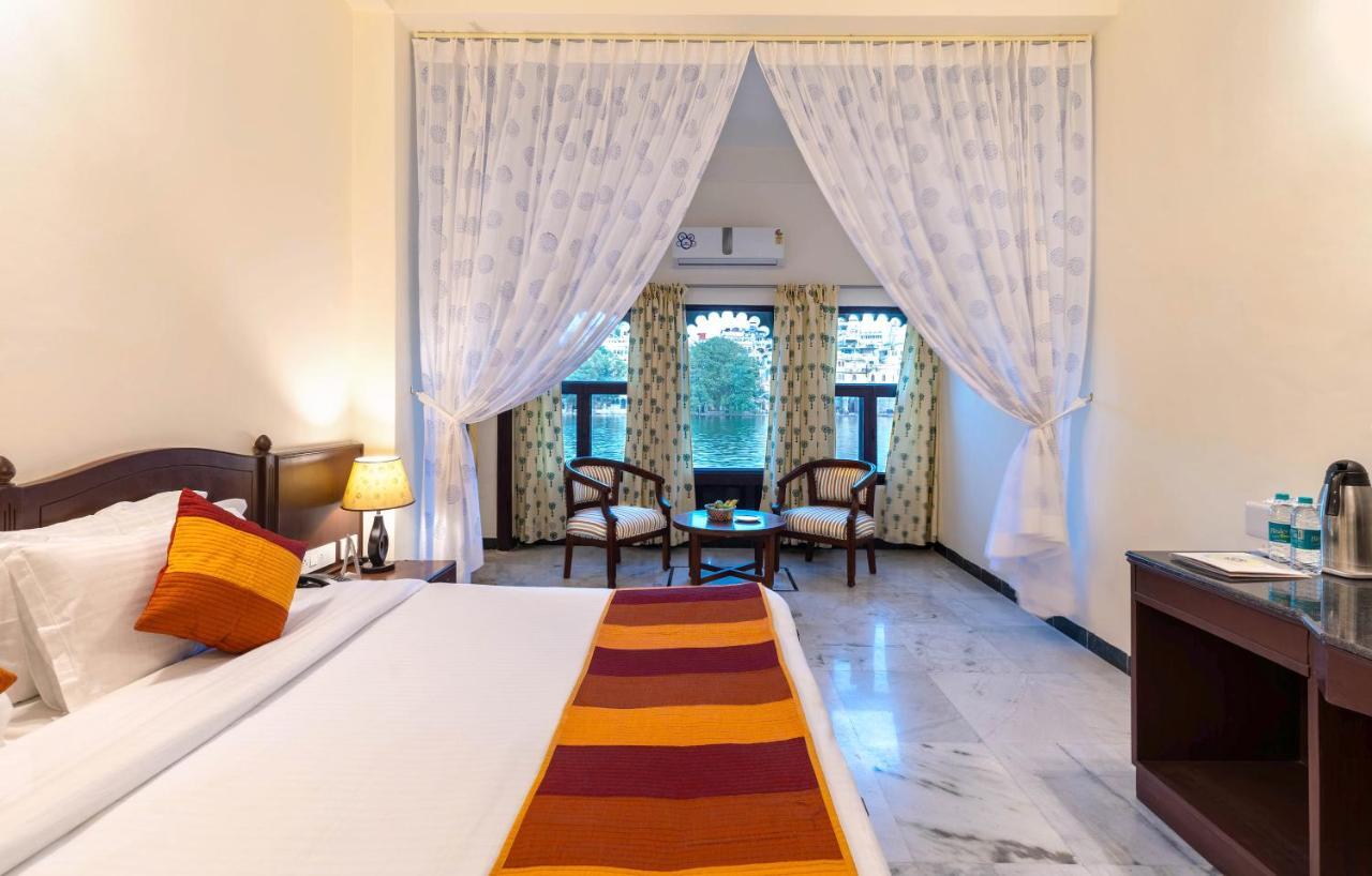 Sarovar - Lake Facing Boutique Hotel On Lake Pichola Удайпур Екстер'єр фото