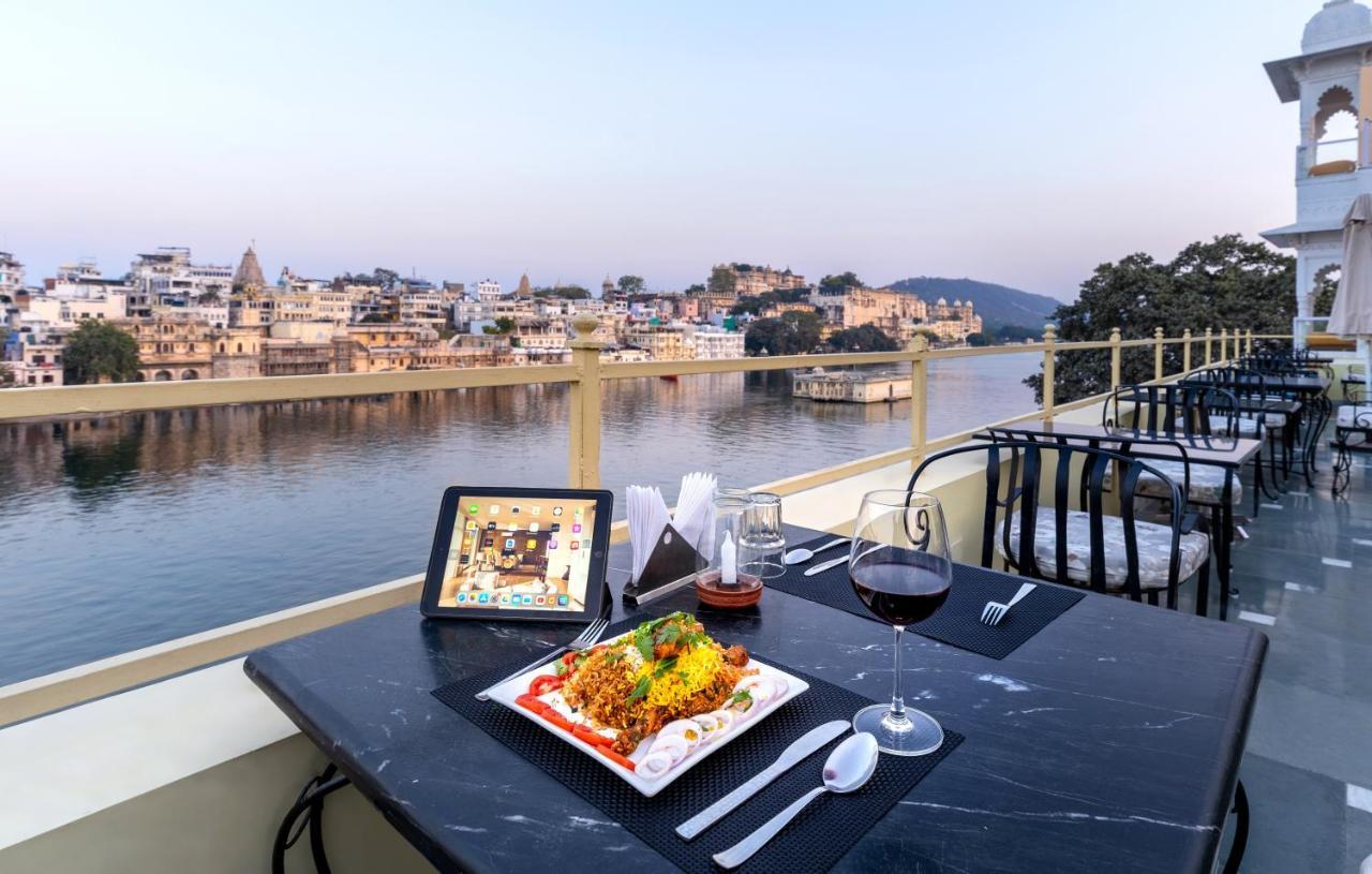 Sarovar - Lake Facing Boutique Hotel On Lake Pichola Удайпур Екстер'єр фото