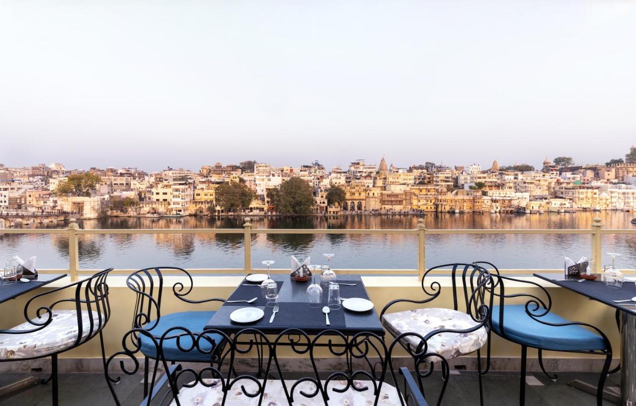 Sarovar - Lake Facing Boutique Hotel On Lake Pichola Удайпур Екстер'єр фото
